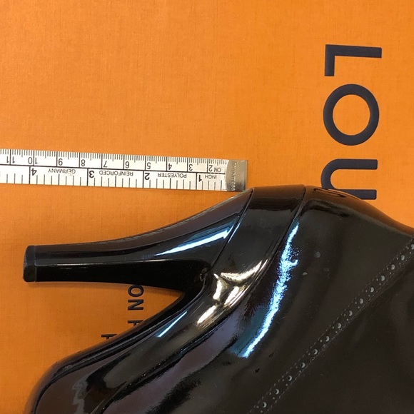 Authentic Black Patent Leather Burberry Booties - Picture 7 of 8